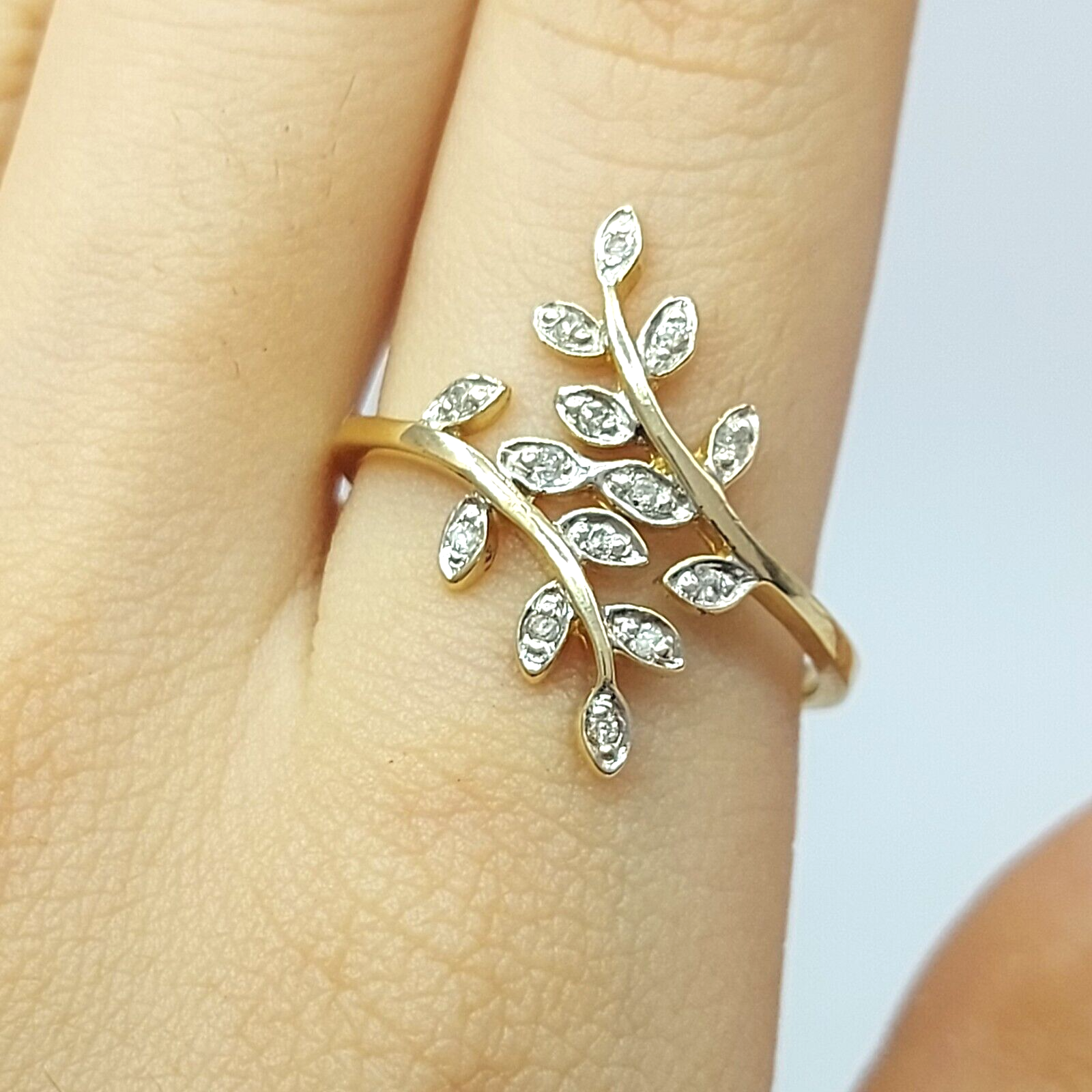 Ladies Yellow Gold 9ct (375, 9K) 14 Natural Diamond Chip Olive Branch Dress Ring