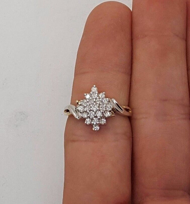 Ladies Ring 9ct (375, 9K) Yellow & White Gold Diamond Shape Design Ring