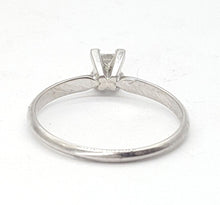 Load image into Gallery viewer, Ladies Ring 14ct (585,14ct) White Gold Natural 0.31ct Princess Cut Diamond Ring
