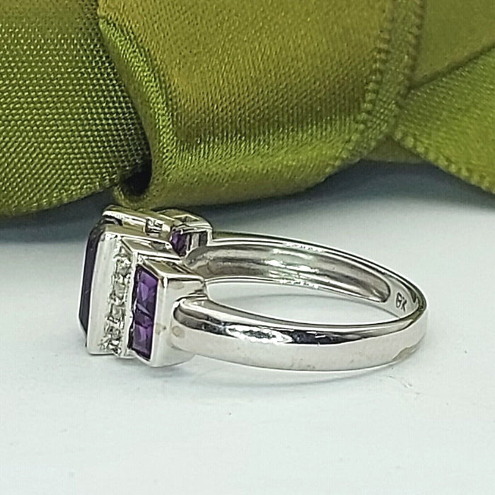 Ladies Ring 9ct (375, 9K) White Gold Natural Amethyst & Diamond(8pts) Dress Ring