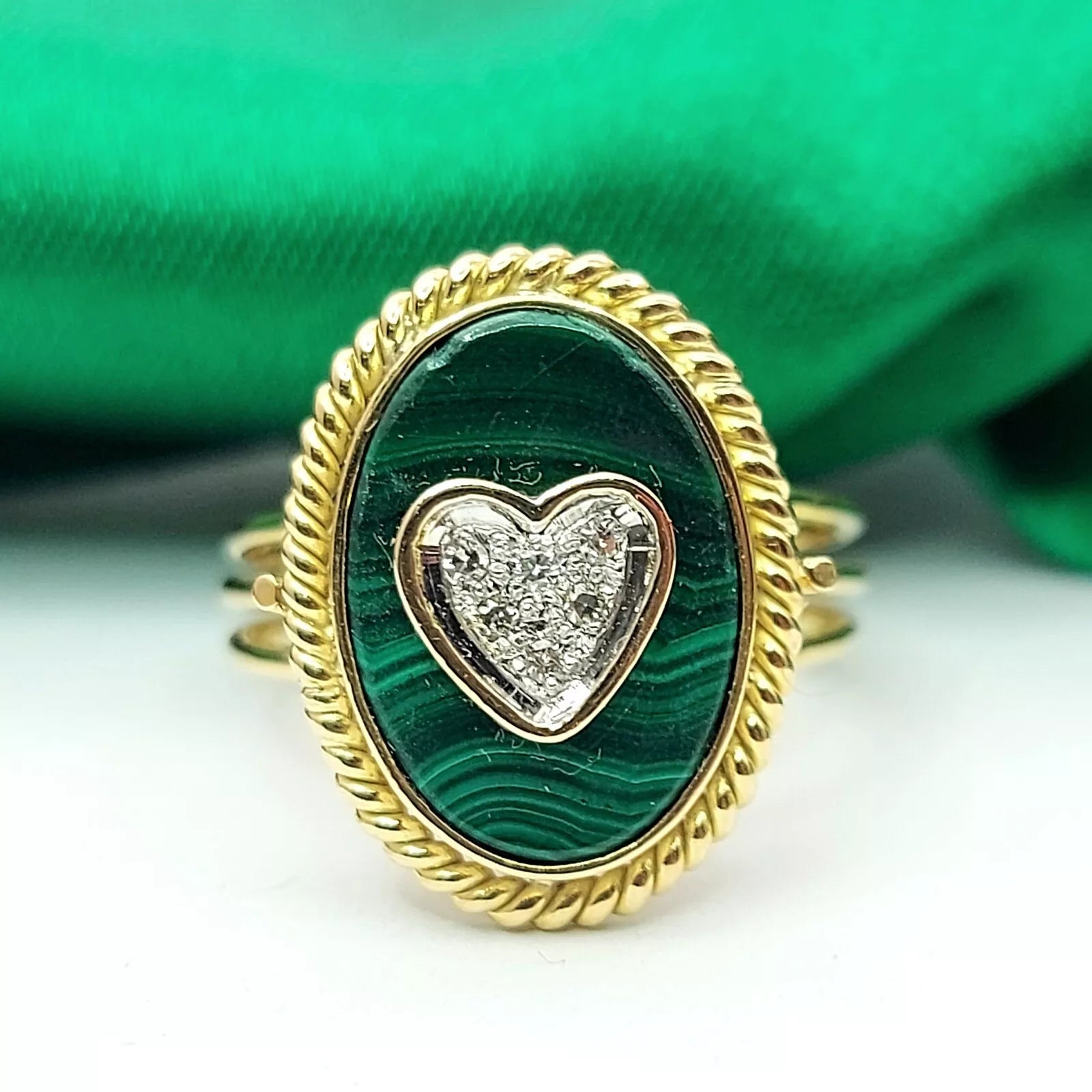 Ladies Yellow Gold 14ct (585, 14k) Oval Malachite W/ Natural Diamonds Love Ring