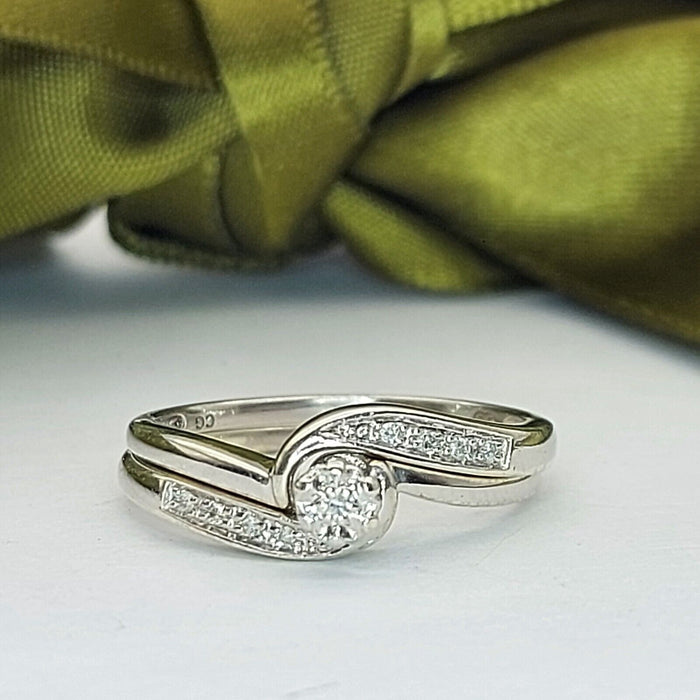 Ladies Ring 9ct (375, 9K) White Gold Natural Diamond (10pts) Ring Set