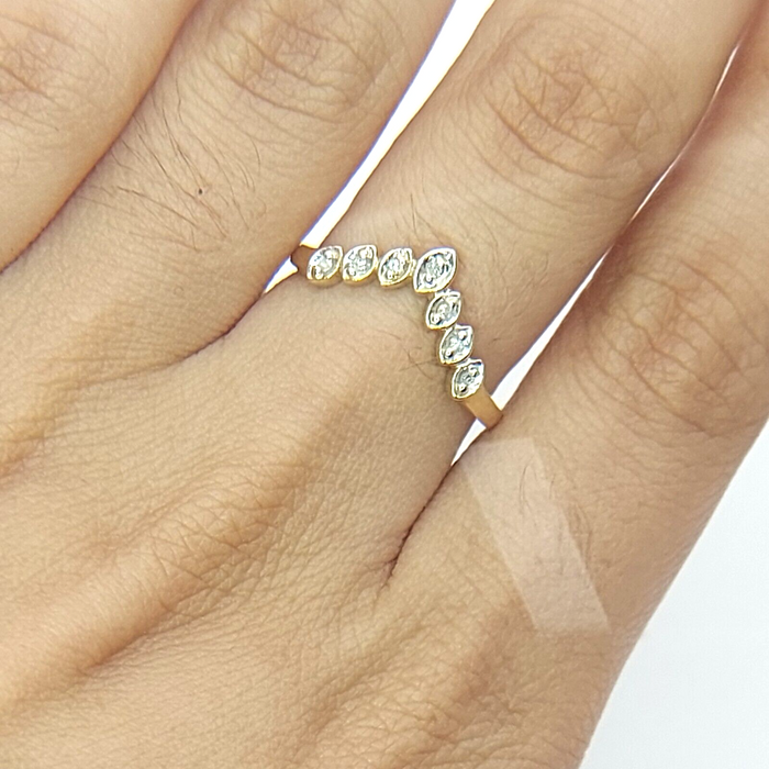 Ladies Ring 9ct (375, 9K) Yellow Gold & Diamond Chip Wishbone Ring