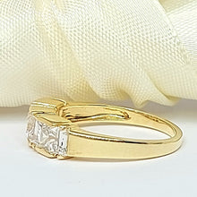 Load image into Gallery viewer, Ladies Yellow Gold 14ct (585,14K) High Quality Solid Diamantes Princess Cut
