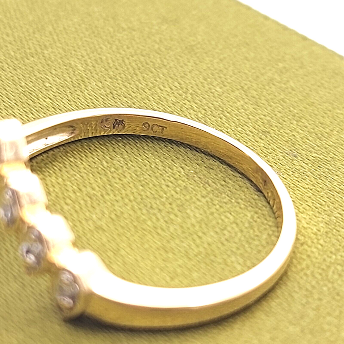 Ladies Ring 9ct (375, 9K) Yellow Gold & Diamond Chip Wishbone Ring