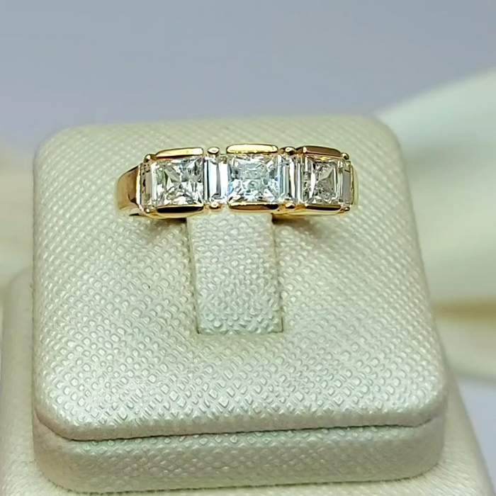 Ladies Yellow Gold 14ct (585,14K) High Quality Solid Diamantes Princess Cut