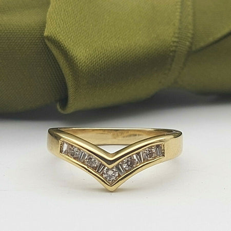 Ladies Ring 9ct (375, 9K) Yellow Gold V Shape Curve Diamond (35pts) Ring