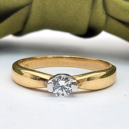 Ladies Ring 9ct (375, 9K) Yellow Gold Diamante Engagement Ring