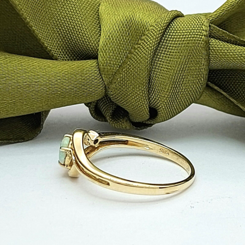Ladies Ring 14ct (585, 14K) Yellow Gold Natural Opal and Diamond Chip Dress Ring