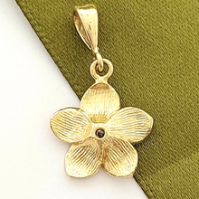 Load image into Gallery viewer, Ladies Pendant Yellow Gold 14ct (585,14K) High Quality Frangipani Flower Pendant
