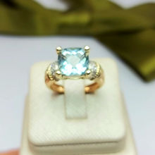 Load image into Gallery viewer, Ladies Yellow Gold 9ct (375,9k) Vintage Aquamarine &amp; Diamonds (12pts) Dress Ring
