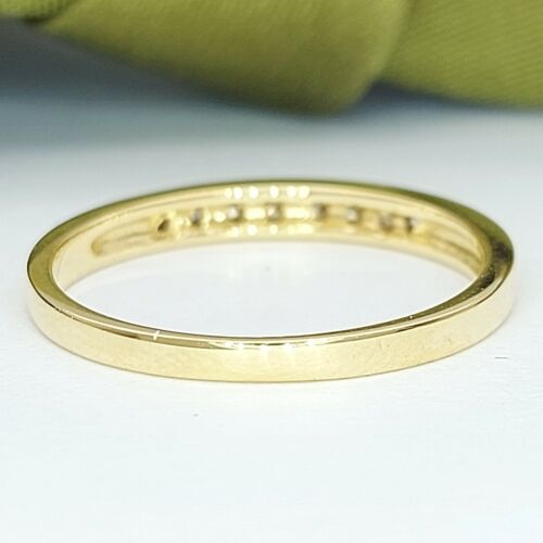 Ladies Ring 9ct (375, 9K) Yellow Gold Diamond (0.12ct) Band Dress Ring
