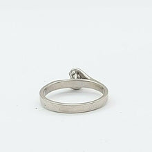 Load image into Gallery viewer, Ladies Ring 18ct (750, 18K) White Gold (0.25ct) Natural Diamond Solitaire Ring
